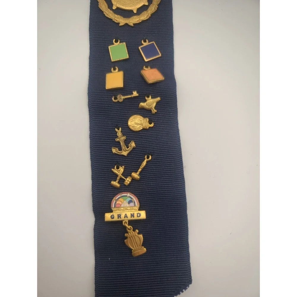 Vintage Masonic Order Rainbow Girls Merit Enamel Bar Pin Cross Color Pot Of Gold
